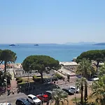 Center Bay T4 Αντίμπ