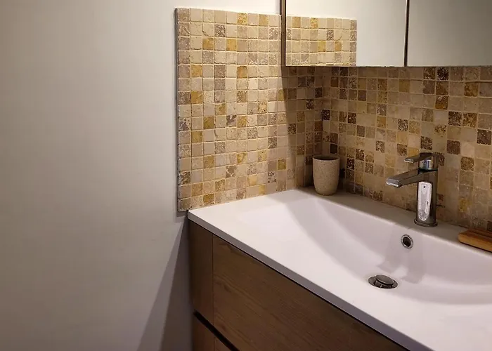 Center Bay T4 Антіб